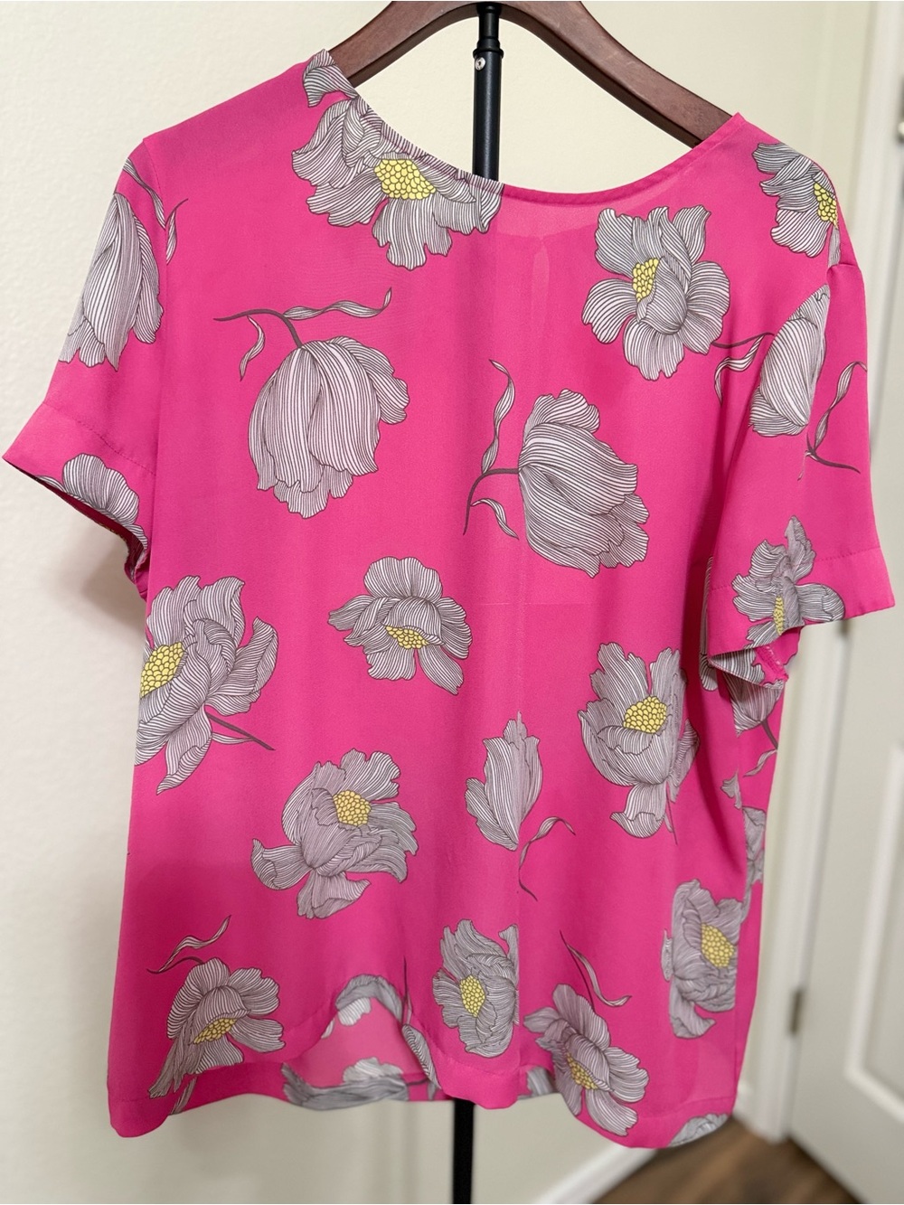 Worthington Pink Floral Short Sleeve Blouse